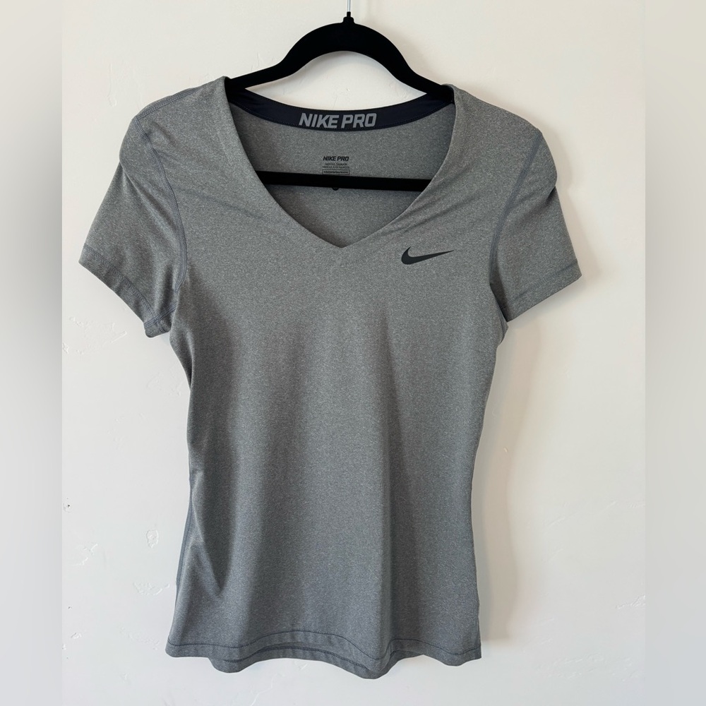 Nike Pro Women's Short Sleeve Gray Tee